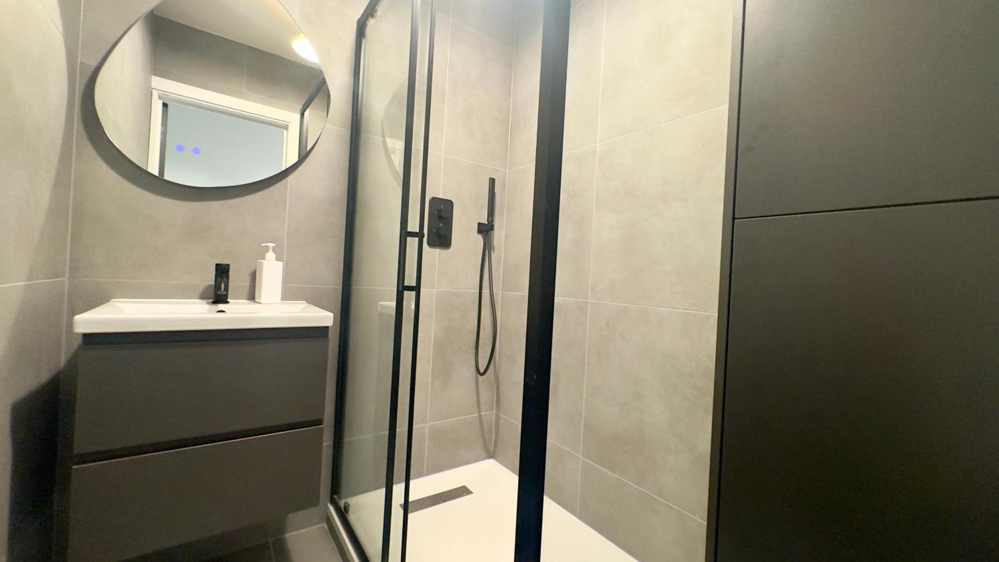 Luxury 2 Bedroom By Aljoori Appartamento
